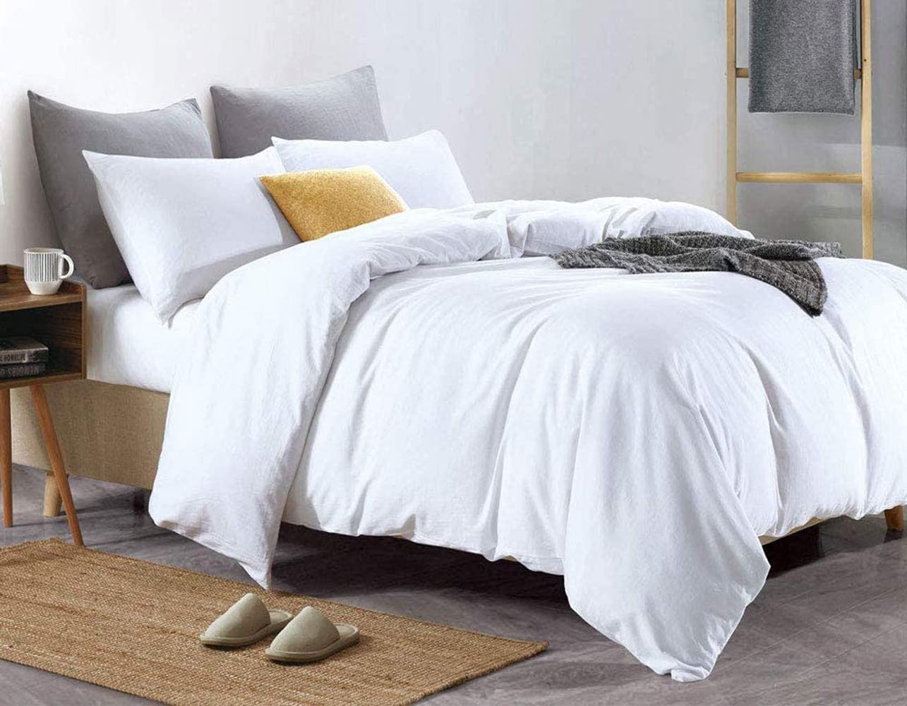 White microfibre duvet covers